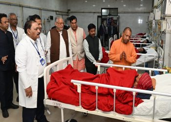 CM Yogi met the injured devotees