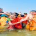 Nitin Gadkari took a dip in the Triveni Sangam