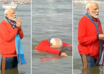 PM Modi took a bath in the Triveni Sangam
