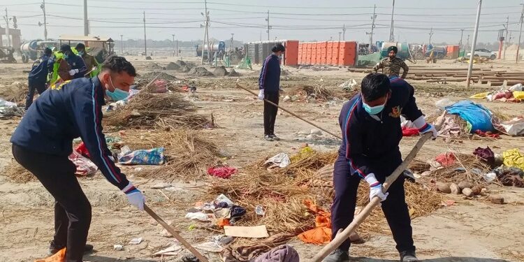 NCC cadets launched cleanliness drive in Maha Kumbh Mela area
