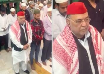 SP MLA Ravidas Mehrotra offered namaz