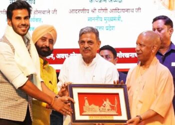 CM Yogi honored Piyush Singh Chauhan