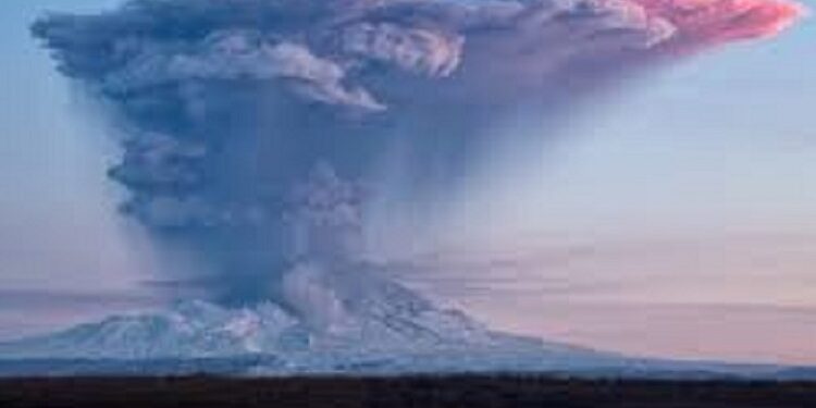 Volcano erupted on the Kamchatka Peninsula
