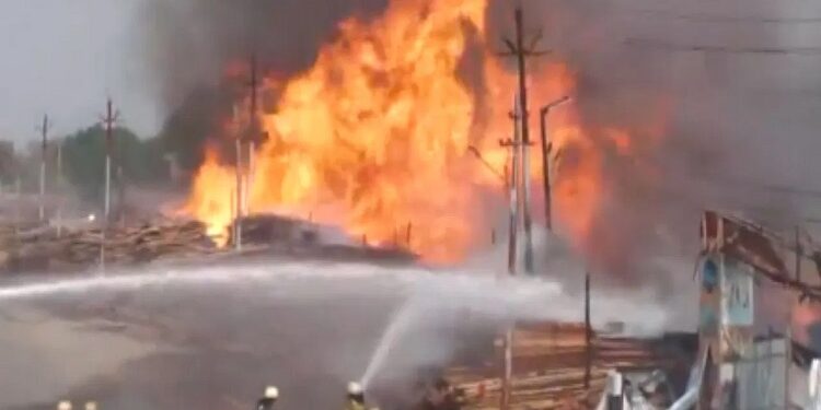 Huge fire in tent company's warehouse