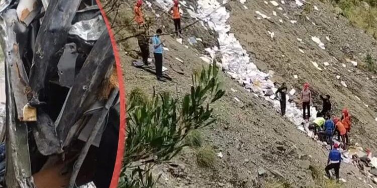 Army truck fell into a ditch on Srinagar Highway