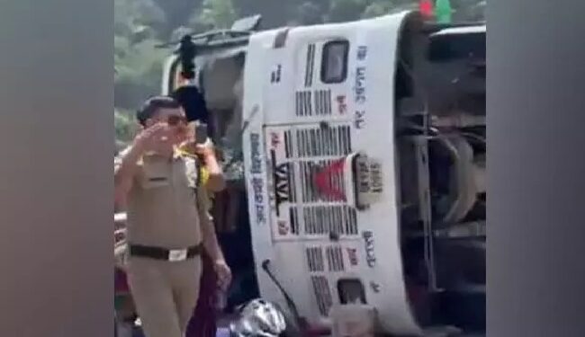 Bus overturned on Gangotri Highway