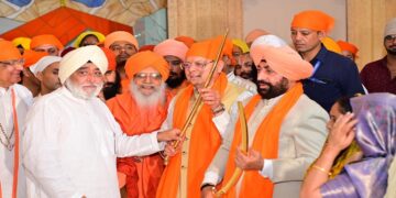 The first group going for Shri Hemkund Sahib Yatra was sent off