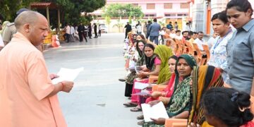 The CM Yogi heard the problems of 150 people