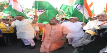 CM Yogi inaugurated Bharat Shaurya Tiranga Yatra