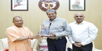Kapil Dev met CM Yogi