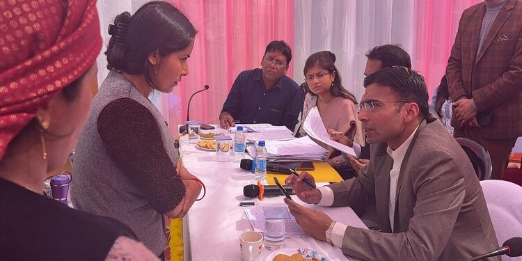 DM Savin Bansal