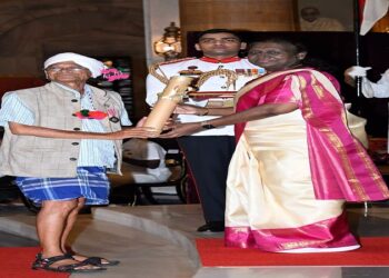 Pandiram Mandavi of Garh Bengal awarded Padma Shri