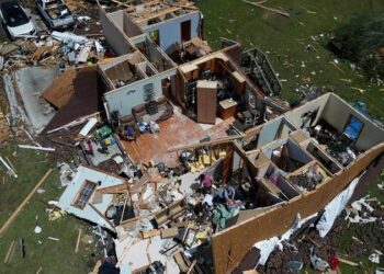 27 killed in devastating storm in America