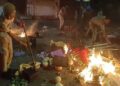 Two groups clashed in front of the temple