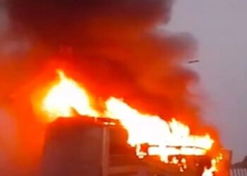 A bus going from Delhi to Bihar caught fire