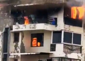 3 killed in apartment fire