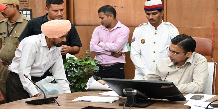 DM Savin Bansal
