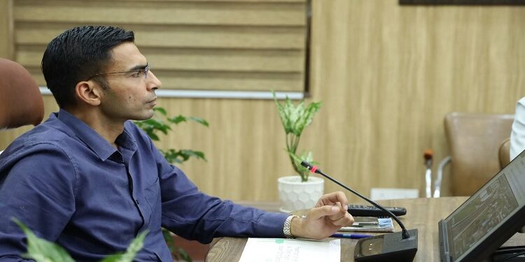 DM Savin Bansal