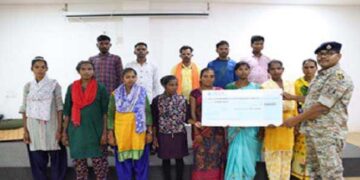 Thirteen Naxalites surrender in Chhattisgarh