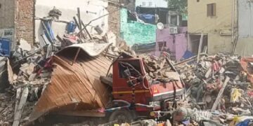 Suddenly a building collapsed, one died