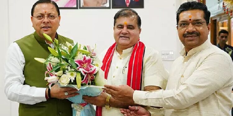 CM Dhami welcomed BJP state president Mahendra Bhatt