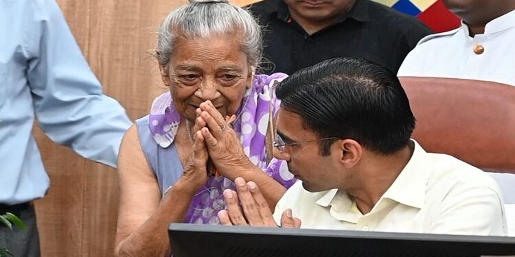 DM Savin Bansal