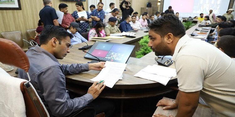 DM Savin Bansal