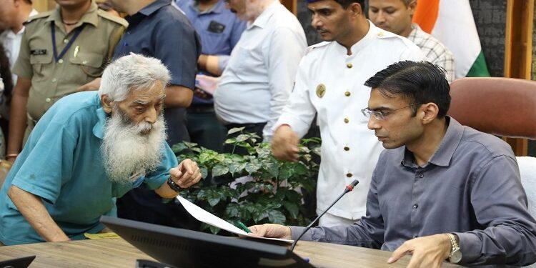 The game of plot allocation is unfolding during Jan Darshan