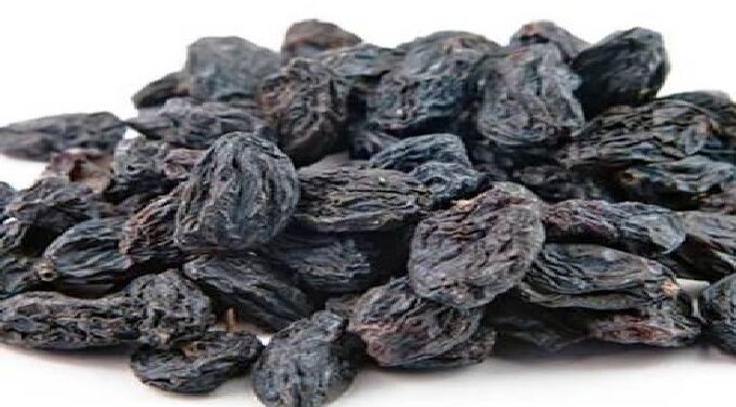 black raisins