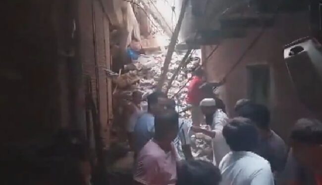 A four-storey building collapsed in Welcome area