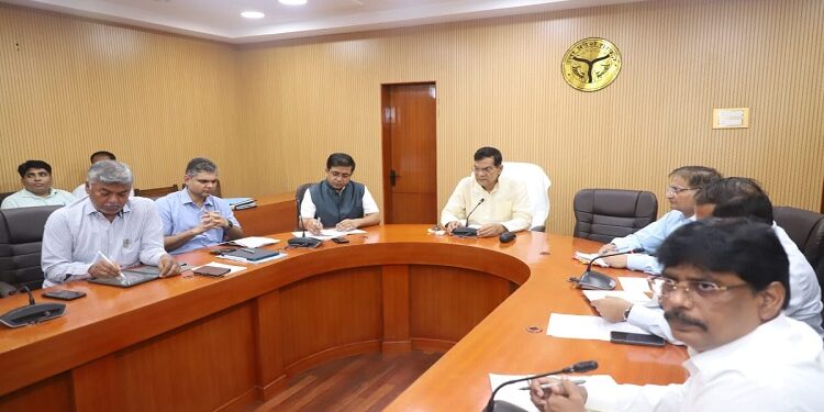 AK Sharma reviewed the relief and rehabilitation work in flood affected areas