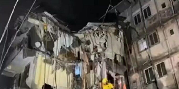 Part of a 4-storey building collapses in Virar