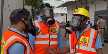 Chlorine gas leak in industrial area