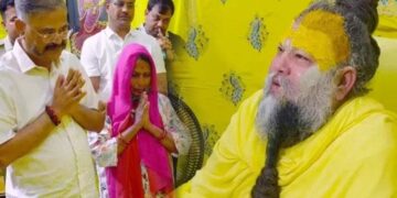 Former DGP Prashant Kumar met Premananda Maharaj