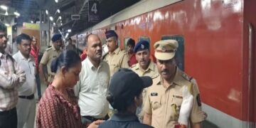 Child's body found in Kushinagar Express train