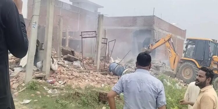 Massive explosion in a firecracker factory