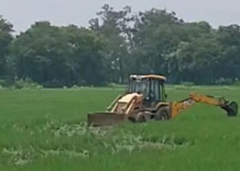 Farmers protested against the construction of the expressway