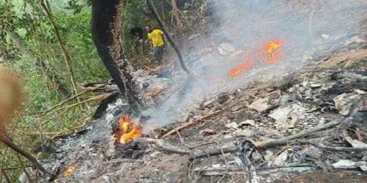 8 people including Defence Minister died in helicopter crash