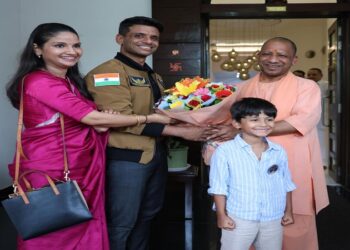 Astronaut Group Captain Shubhanshu Shukla met CM Yogi