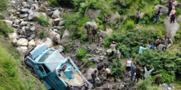 2 jawans died as CRPF vehicle overturned