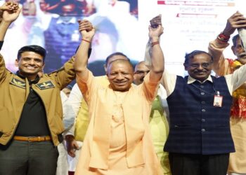 CM Yogi announced scholarship in the name of Group Captain