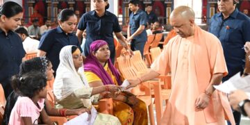CM Yogi heard the problems of 200 people