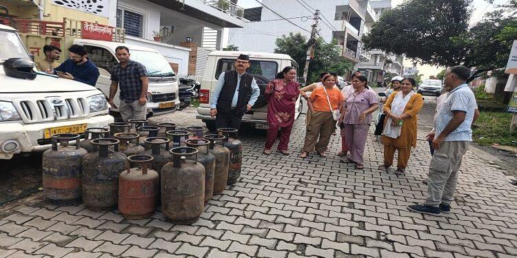 illegal gas refilling