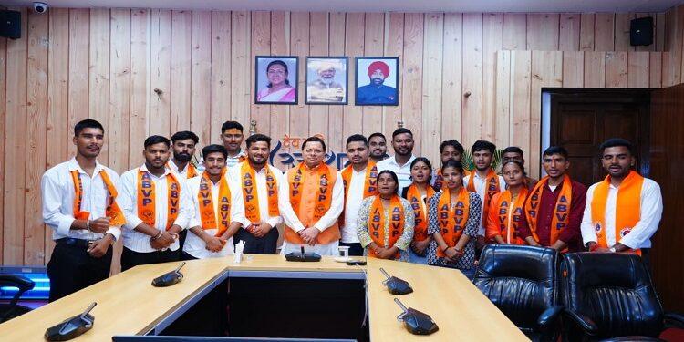 ABVP's winning candidates met CM Dhami