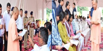 CM Yogi listened to the problems of the people in Janta Darshan