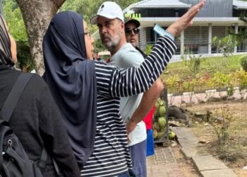 AAP attacked Rahul Gandhi