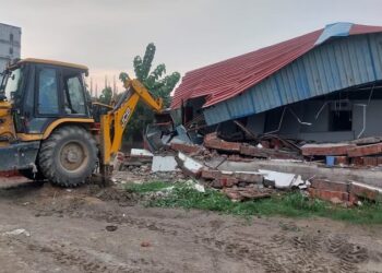 Bulldozer ran on Shri Ram Swaroop University