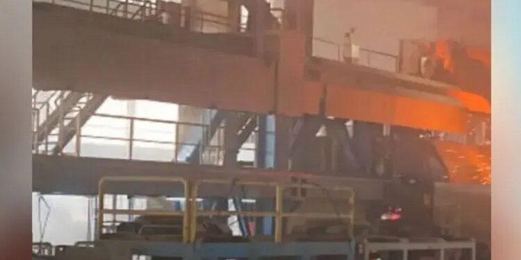 Steel plant roof collapses, 6 killed