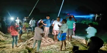 A boat capsized in the Kaudiyala river in Bahraich.