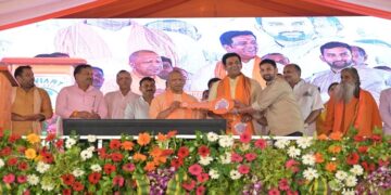 CM Yogi handed over the keys of flats to 120 families in Gorakhpur.